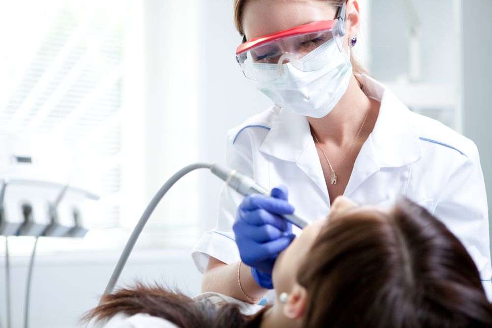 Universidade do DF oferece atendimento odontológico gratuito para pessoas com deficiência