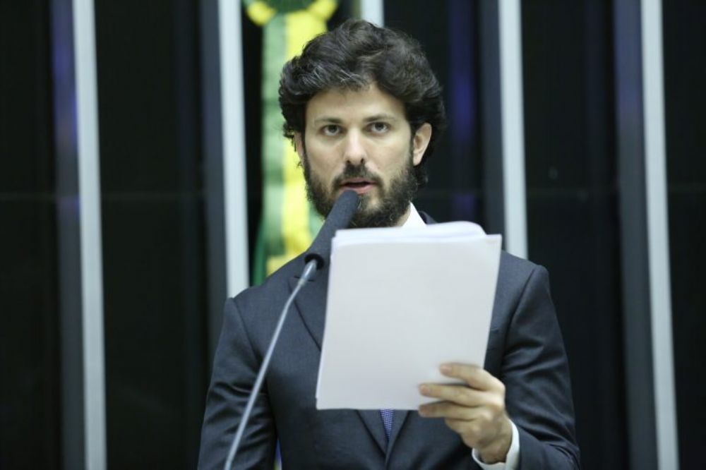C�mara aprova MP do programa Aux�lio Brasil com amplia��o de fam�lias beneficiadas  